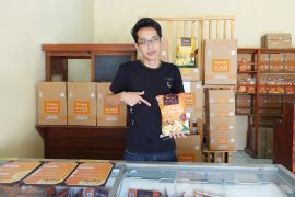 Dari Palembang ke seluruh Indonesia, beli pempek makin mudah dengan Lion Parcel