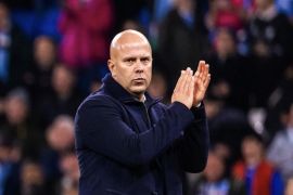 Arne Slot sebut Arsenal punya paket lengkap untuk juara