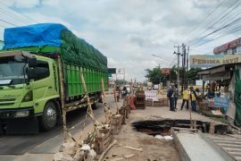 Polisi Banyuasin rekayasa lalu lintas respons jalan amblas di KM 13 Lintas Timur Sumatera
