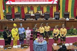 Paripurna HJB ke-196, DPRD-Pemkot perkuat Batam unggul dan berdaya saing