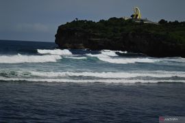 Waspada, gelombang laut tinggi empat meter 23-26 Desember