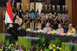Pelaksanaan tugas belum sempurna, Kapolri menyampaikan permintaan maaf