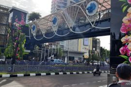 Cegah pencurian lantai jembatan, JPO Pesanggrahan gunakan "conwood"