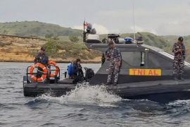 TNI AL kerahkan alutsista cari korban kapal tenggelam di Labuan Bajo