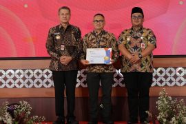 Dukung irigasi Wonogiri, Bank Jateng terima penghargaan
