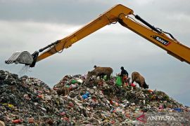 49.209 KK berpenghasilan rendah di Makassar nikmati iuran sampah gratis