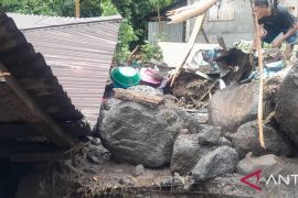 Banjir bandang Senin dini hari sebabkan 16 warga Pulau Siau Sulut meninggal