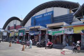 Pemkab Kudus menyerahkan pengelolaan parkir pasar ke swasta