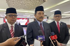 Majelis Kehormatan MK merespons pemohon uji materi tolak Adies Kadir