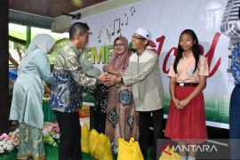 Kemenag Sumsel salurkan 150 paket sembako untuk guru TK/TPA