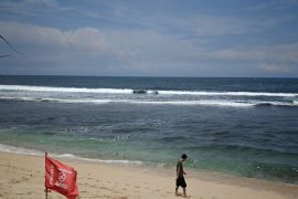 BMKG: Waspadai hujan berpetir dan gelombang laut tinggi