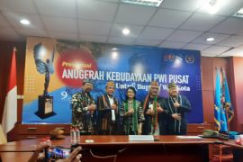 PWI gelar Anugerah Seni dan Kebudayaan dengan 10 Kepala Daerah