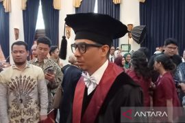 Guru Besar UGM sebut demokrasi dan lembaga independen saling memperkuat