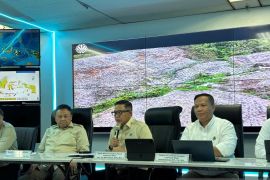 KLH menggugat Rp4,8 triliun terhadap 6 perusahaan terkait bencana banjir Sumut