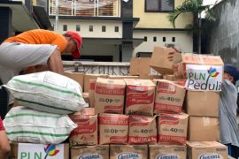 PLN salurkan bantuan TJSL untuk warga terdampak banjir Pati, Jepara, dan Kudus