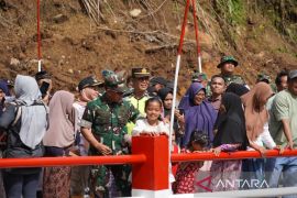 TNI berhasil sambungkan konektivitas jalan Malalak pascabencana banjir
