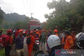 Wali Kota Makassar kerahkan personel BPBD cari pesawat ATR 400 hilang