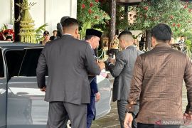Sejumlah pejabat negara hadiri pernikahan sespri Prabowo di TMII