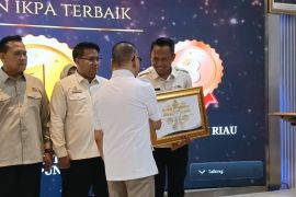 BP3MI Kepri terima penghargaan UAKPA tahun 2025 dari Menteri P2MI