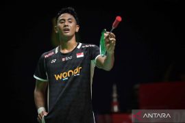 Alwi Farhan memastikan tiket semifinal Indonesia Masters lewat laga penuh cerita