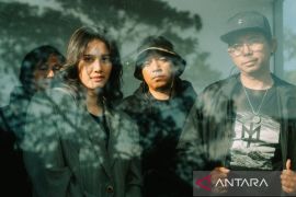 Formasi baru, band heavy pop Cherry Bombshell resmi merilis single "Kecewa"