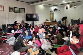 BPBD catat 400 warga Cisarua Bandung mengungsi akibat longsor