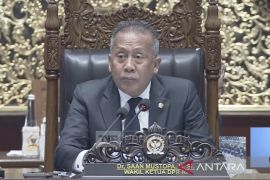 DPR berkomitmen mengawasi Polri setelah kedudukannya tetap di bawah Presiden