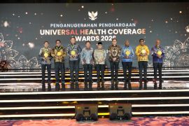 Ratusan kepala daerah terima penghargaan di UHC Awards 2026 termasuk DIY