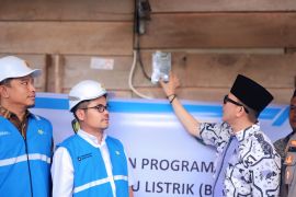 575 keluarga prasejahtera OKU Sumsel dapatkan bantuan listrik gratis