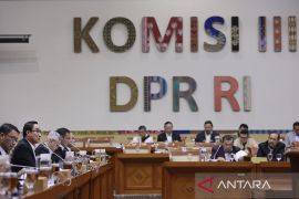 BNN mengubah ladang ganja jadi ladang kopi dalam program GDAD