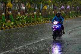 Mayoritas wilayah Indonesia diprakirakan diguyur hujan