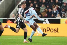 Brentford memenangkan drama lima gol lawan Newcastle