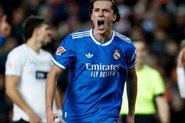 Menang 4-1 atas Real Sociedad, Madrid gusur Barca dari puncak klasemen