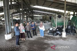 Mendiktisaintek mengapresiasi pengolahan sampah terintegrasi milik UGM