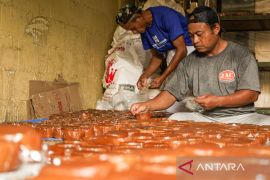 Kue keranjang jelang Imlek