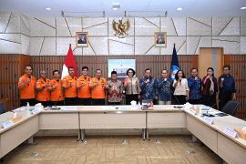 Mendikdasmen dan Basarnas menandatangani MoU tentang keselamatan diri