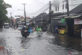 Kota-kota besar di Indonesia diprakirakan diguyur hujan pada Selasa