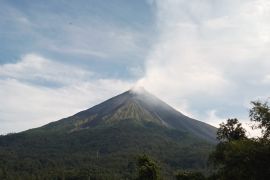 Hingga Februari terjadi 790 gempa embusan Gunung Karangetang