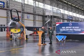 TNI AU menyelesaikan program peningkatan performa pesawat tempur F-16