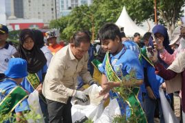 Menteri LH ingatkan hotel, restoran, kafe harus kelola sampah mandiri