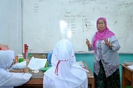 Kemendikdasmen memperkuat kompetensi guru SD mengajar Bahasa Inggris