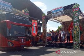 Wagub DIY melepas keberangkatan 1.871 pemudik mitra warmindo