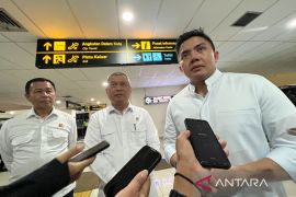 Kemarin, Seskab Teddy silaturahmi Idul Fitri hingga belajar daring