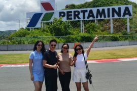 Ribuan wisatawan ramaikan Sirkuit Mandalika