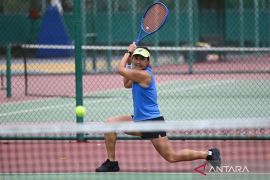 Aldila tak kesulitan adaptasi tanah liat bersama Janice di Madrid Open