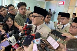 Menhaj tegaskan "war" tiket haji masih wacana, jemaah tak perlu takut