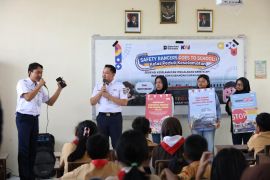 KAI Daop 6 Yogyakarta hadirkan edukasi keselamatan "Safety Rangers Goes to School" di SDN Kabangan Surakarta