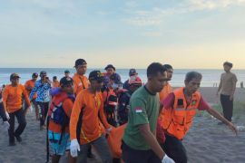 Remaja tenggelam di Pantai Parangtritis ditemukan meninggal dunia