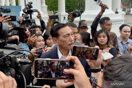 Prabowo panggil Luhut dan Chatib Basri ke Istana pada Selasa sore