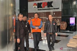 KPK ungkap identitas tiga tersangka selain Bupati Muara Enim Edison